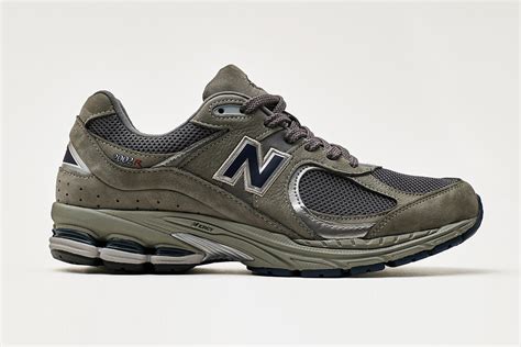 new balance 2002r price