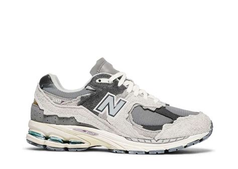 new balance 2002r rain protection pack