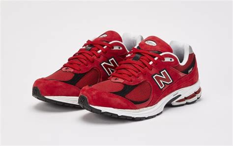 new balance 2002r red