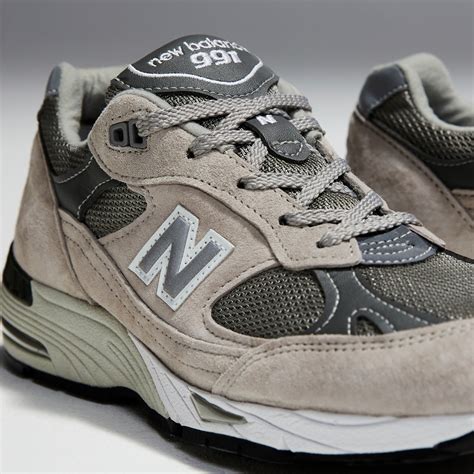 new balance 991 sneakers