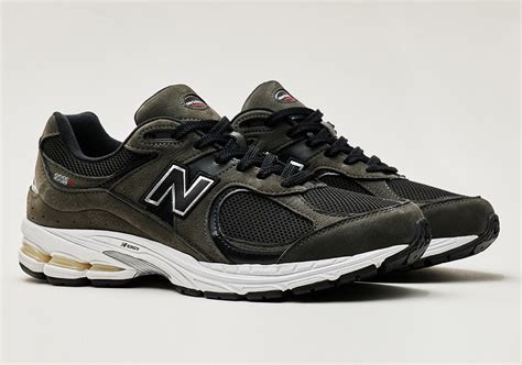 new balance black and gray sneakers