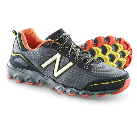 new balance trail running shoes men