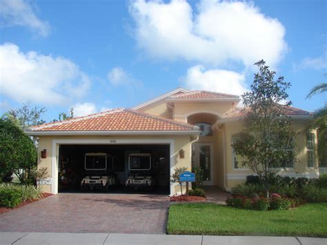 new homes in valencia lakes fl