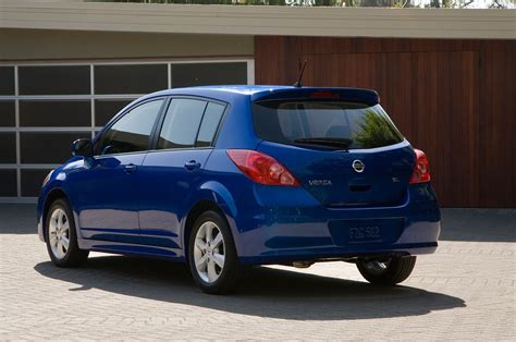 new nissan versa hatchback