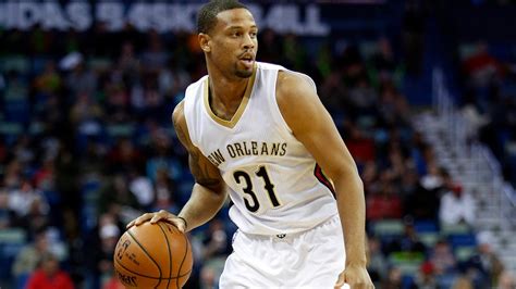 new orleans pelicans player dies