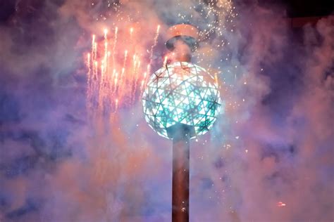 new year's eve ball drop live 2022