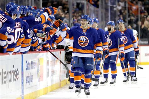 new york islanders standing