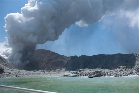 new zealand eruption 2019