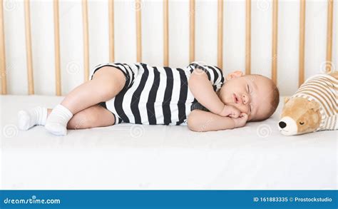 Newborn.sleeping On Side