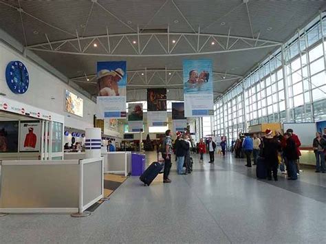 newcastle airport arrivals departures