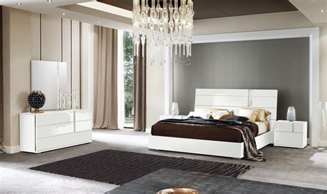 next white gloss bedroom furniture