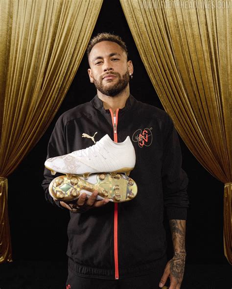 Silver Neymar Nike Hypervenom Boots Released Liquid Diamond Footy