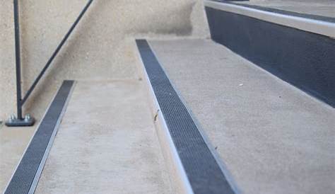 Nez De Marche Pour Escalier Beton Épinglé Sur Béton Gris Lissé