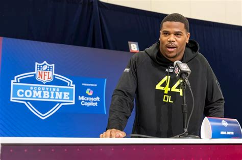 nfl mock draft database