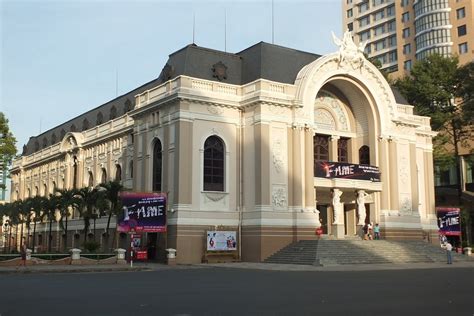 nhà hát thành phố
