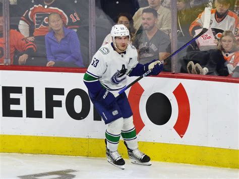 nhl canucks news today