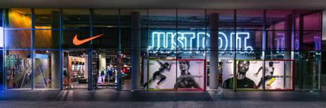 ZEN BB air curtains at Nike’s flagship store in Milan