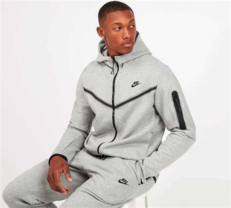 nike tech fleece tracksuit grey and black