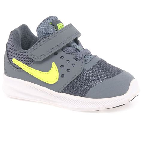 nike toddler velcro shoes