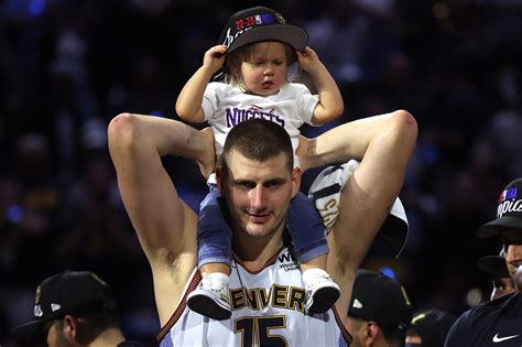 nikola jokic with daughter