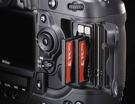 Dual Card Slot Nikon D700