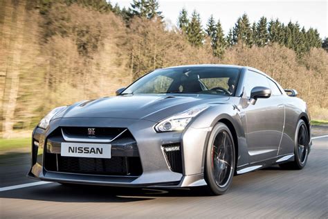 „Low cost” szupersportautó Nissan GTR teszt Autónavigátor.hu