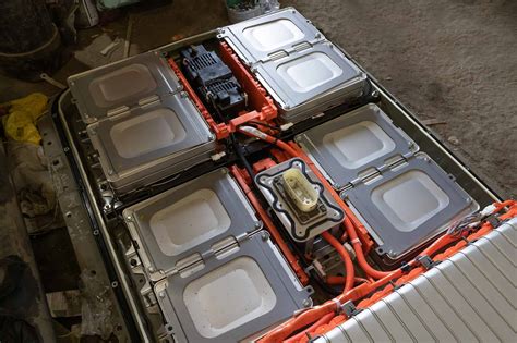 nissan leaf battery replacement plan canada