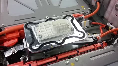nissan leaf battery weight