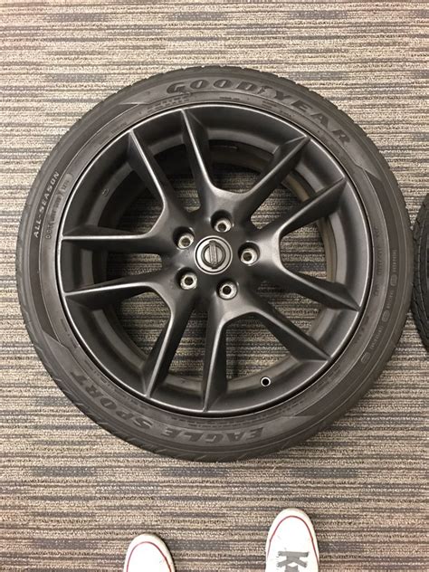 nissan maxima 2014 tire size