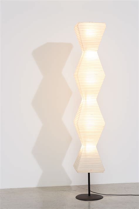 noguchi lamp floor