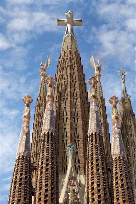 nombre de tours sagrada familia