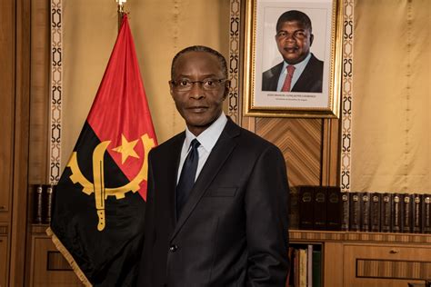 nome da vice presidente de angola
