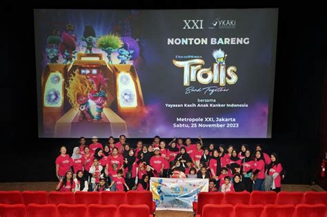 nonton bareng