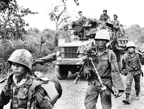 north vietnam vs south vietnam soldiers