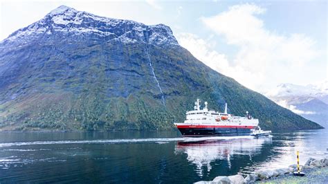 norwegian coastal cruises hurtigruten
