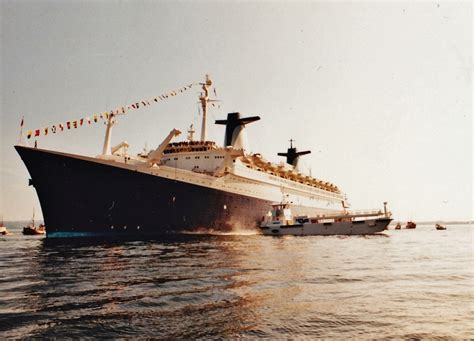 norwegian cruise line history
