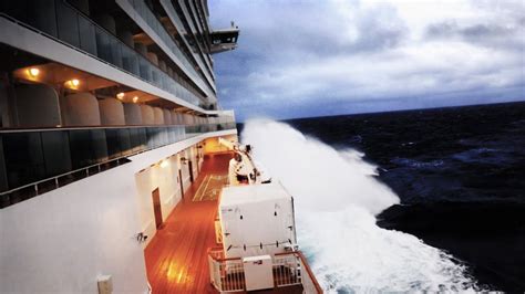 norwegian cruise ship in storm