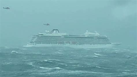 norwegian cruise ship loses power