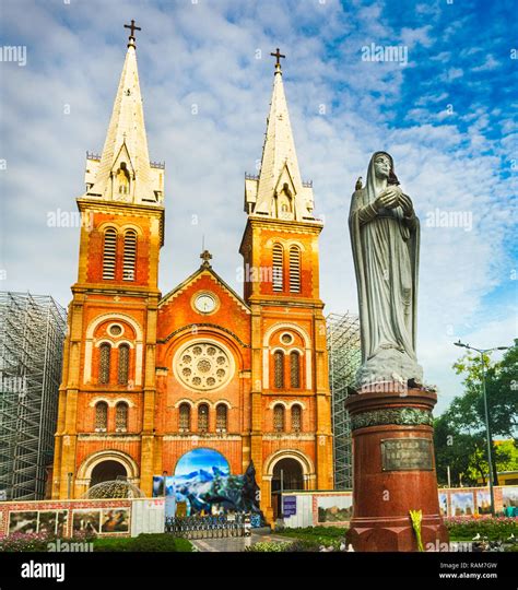 notre dame cathedral basilica of saigon