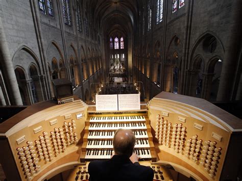 notre dame de paris organ