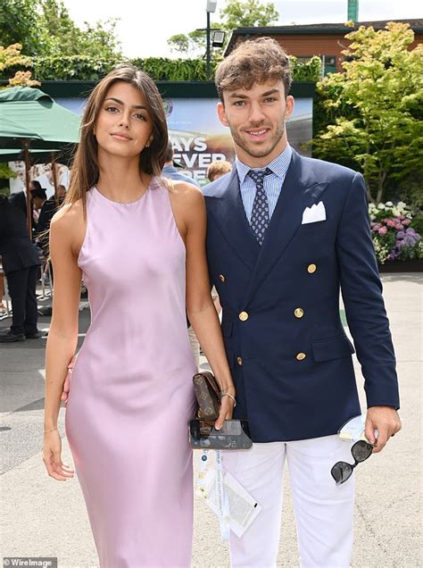 novia de pierre gasly