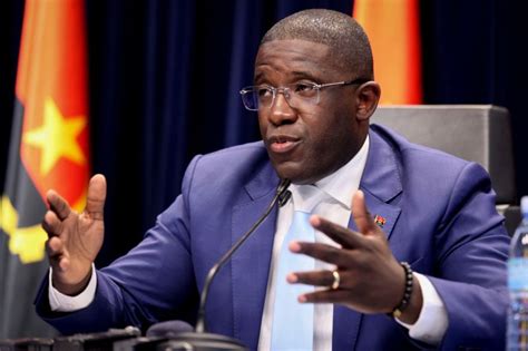 novo ministro da economia de angola