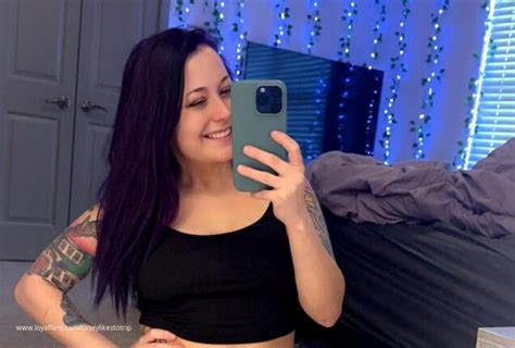 nude caseylikestotrip