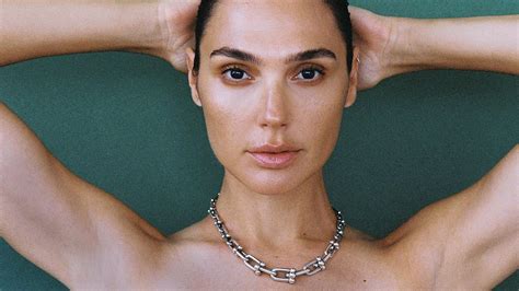 nude hal gadot