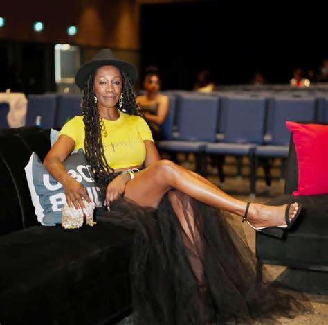 nude simone jennifer