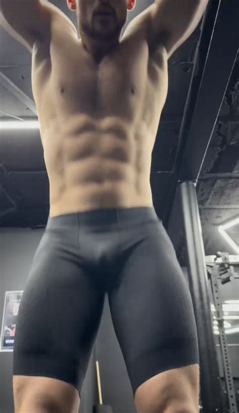 Luna Bella Lights Up Metro xxx—Her Presence Dwells in Every Forgotten Corner!