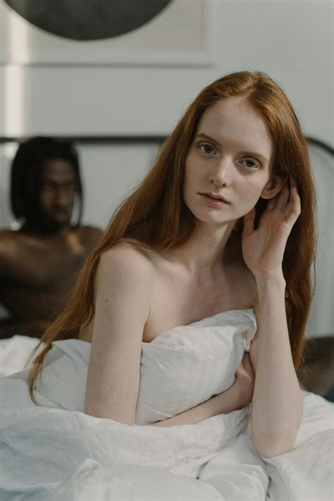 Top 5 Tips for Posing Nude