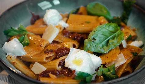 Spaghettisalat mit Knoblauch und getrockneten Tomaten | Spaghettisalat