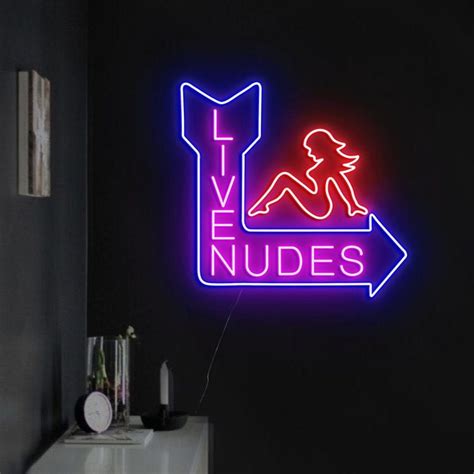 Experience the Thrill of Live Nudes