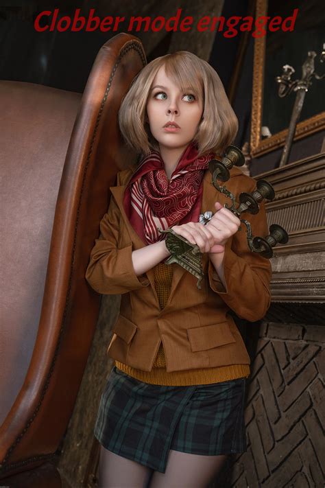 nudes valentine helly